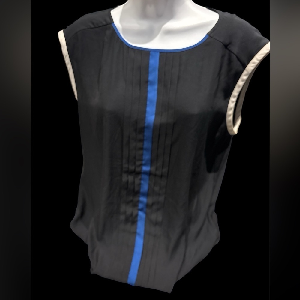 MEXX cosmopolitan pleated sleeveless blouse. Medium/ large